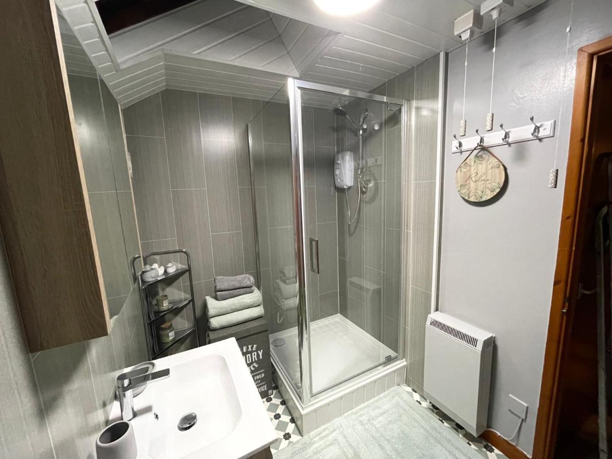 Westend Holiday Let 3 Брекън Екстериор снимка