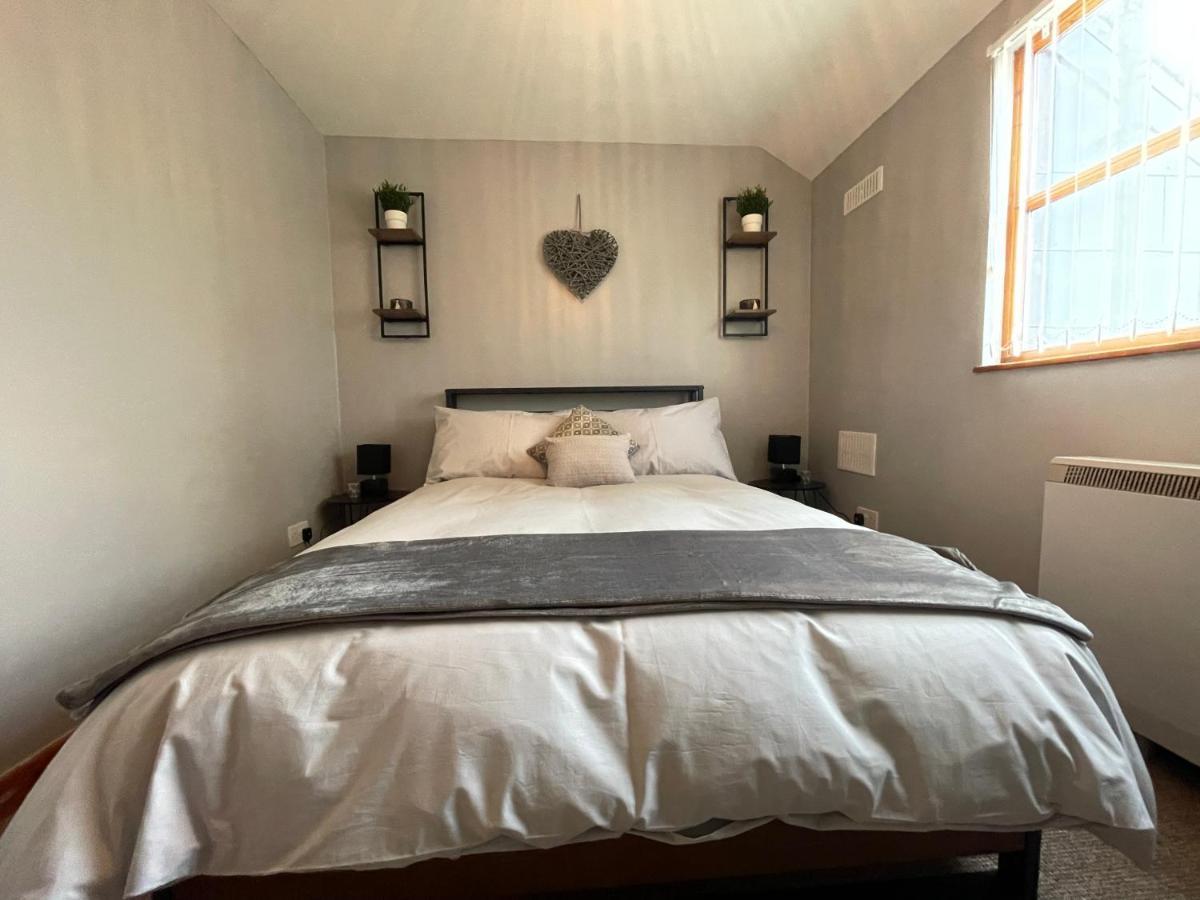 Westend Holiday Let 3 Брекън Екстериор снимка
